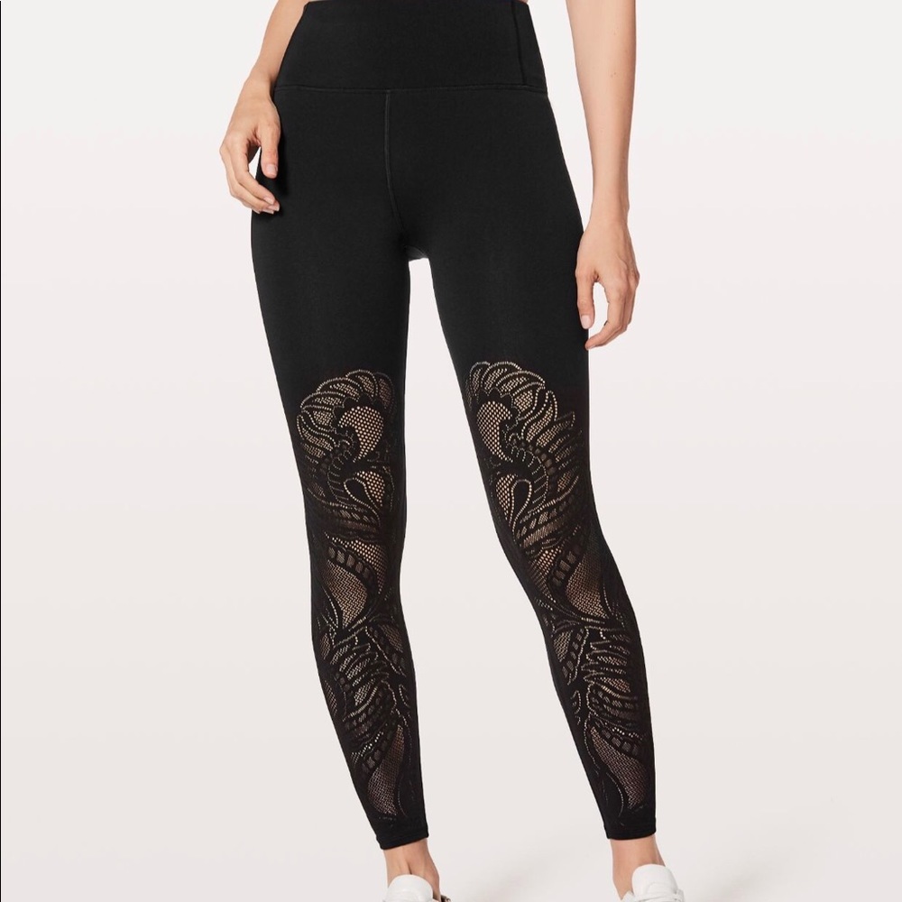 Reveal tight *lattice paisley 28*